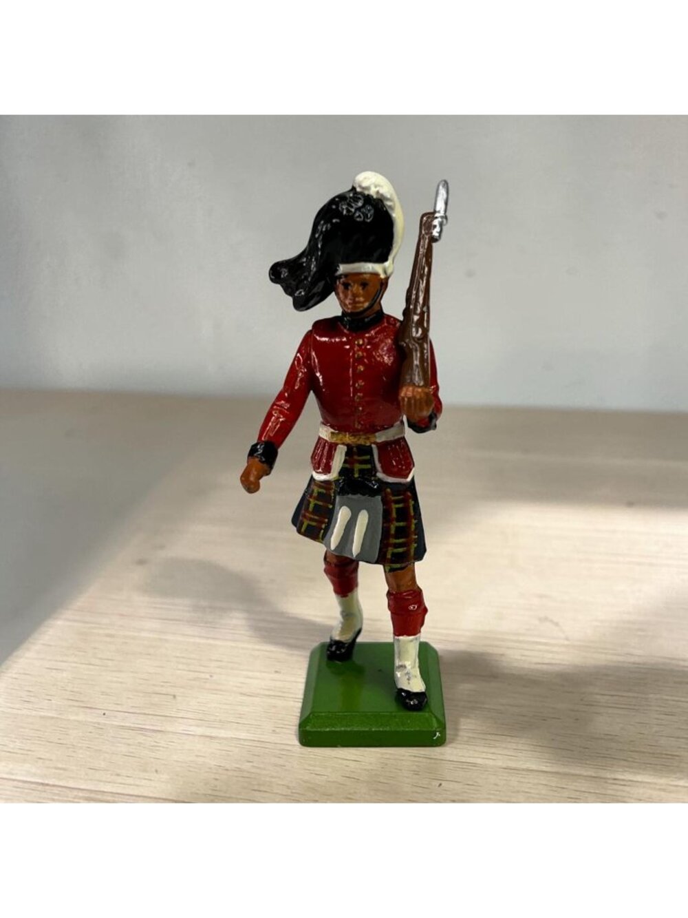 W. Britains Vintage Seaforth Highlander Collectible Metal Figurine From 1983